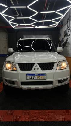 MITSUBISHI PAJERO TR4 2.0 4X4 16V 140CV FLEX 4P AUTOMÁTICO